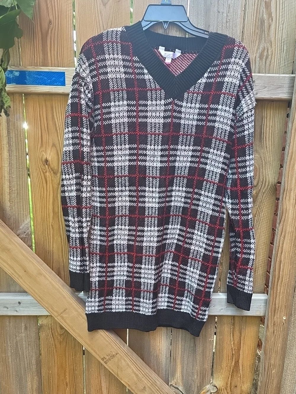 No Boundaries Black, White & Red Plaid V-Neck Sweater